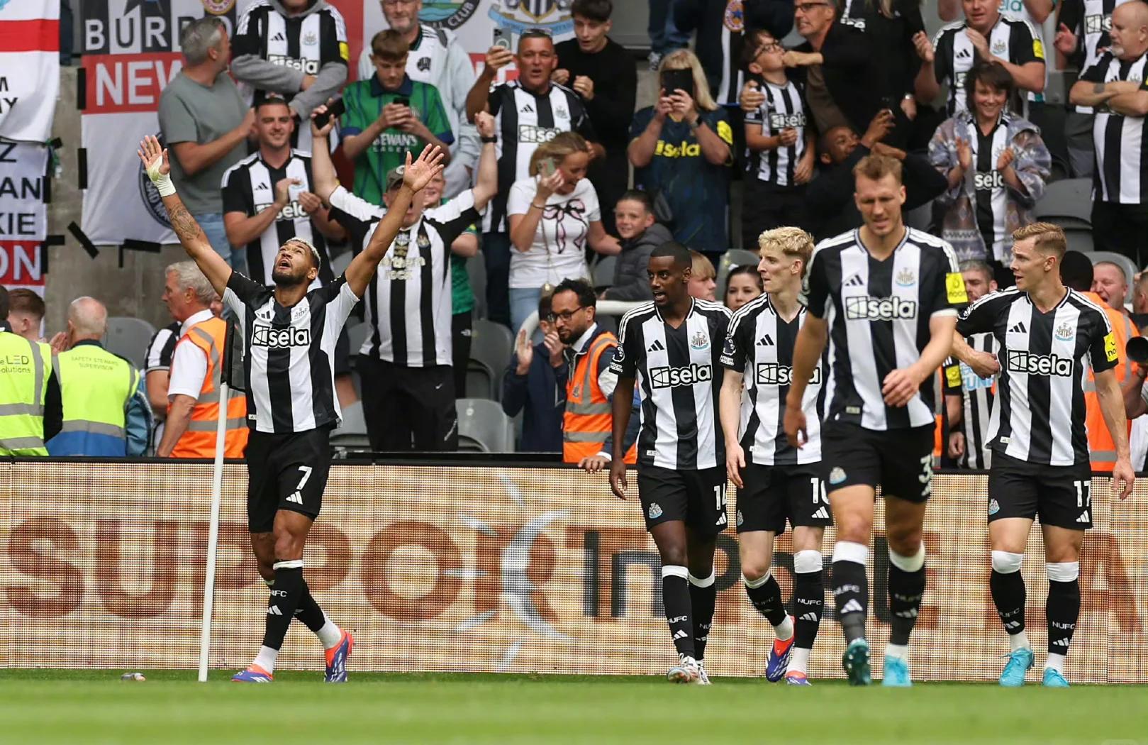 包含巴特勒焦点对战，萨拉赫与30激战瑞士队分钟，大比分获胜胜负难料！的词条