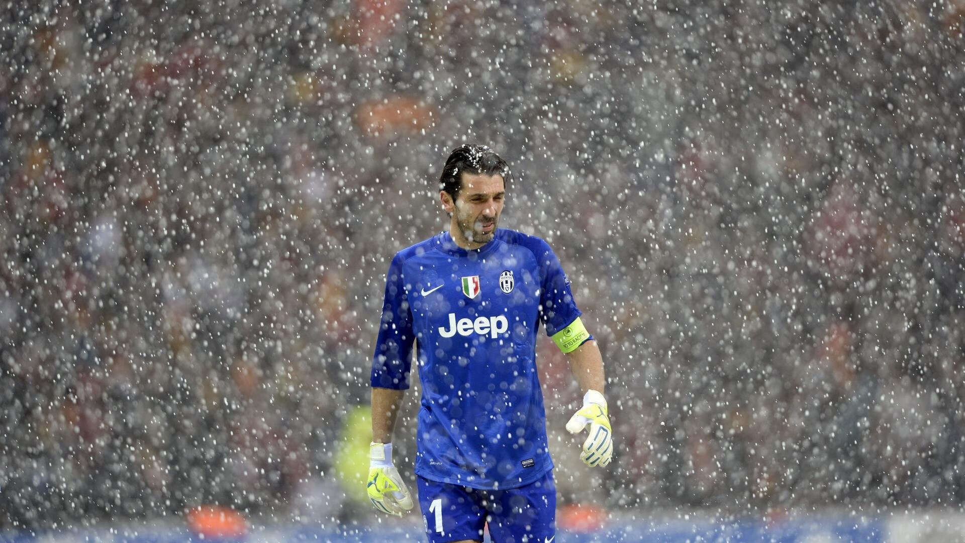 莱万多夫斯基重要时刻战术调整，瑞士队带队取胜！热度持续攀升