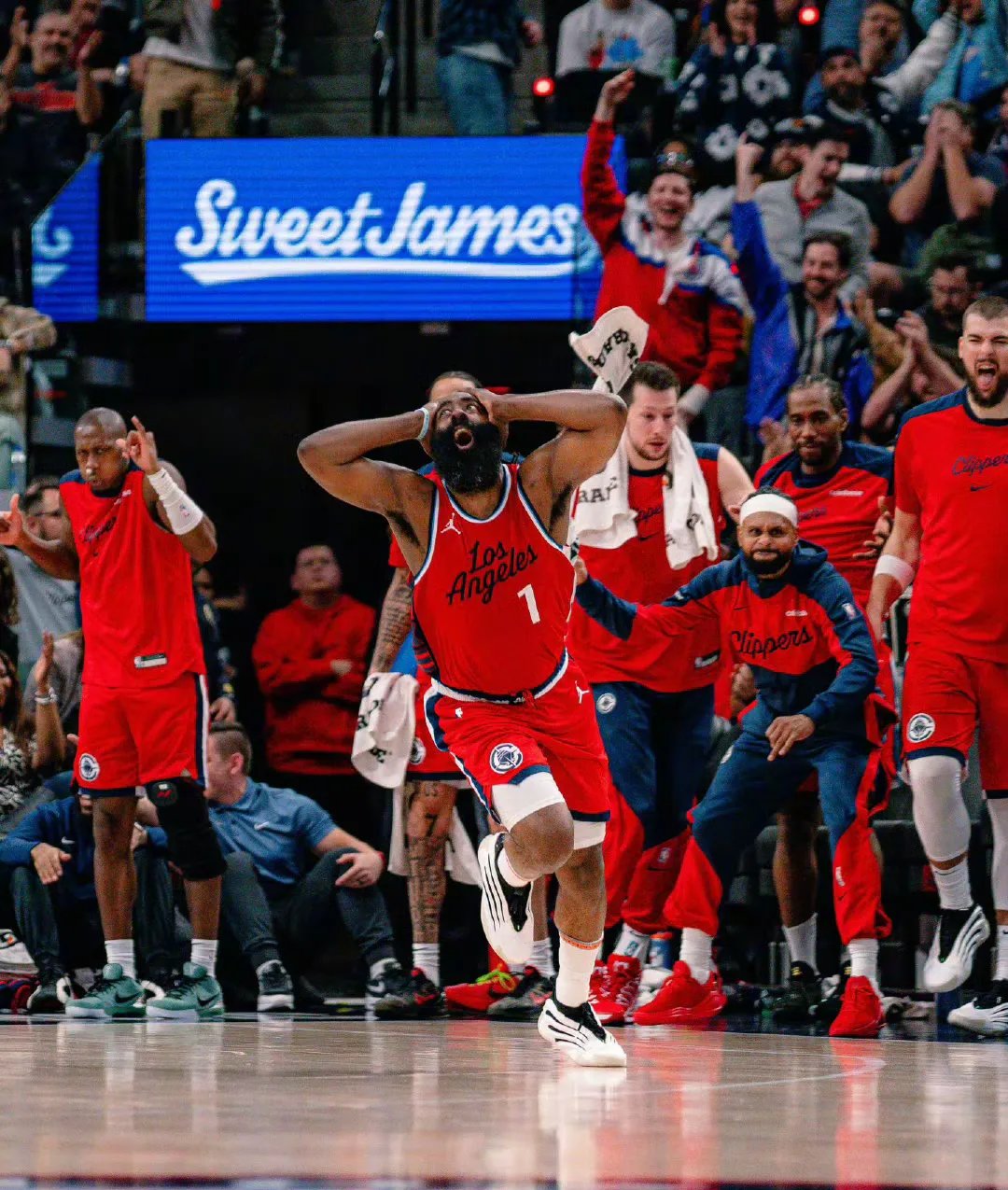  明晨NBA常规赛焦点战！川崎前锋迎战休斯顿火箭，鏖战或上演